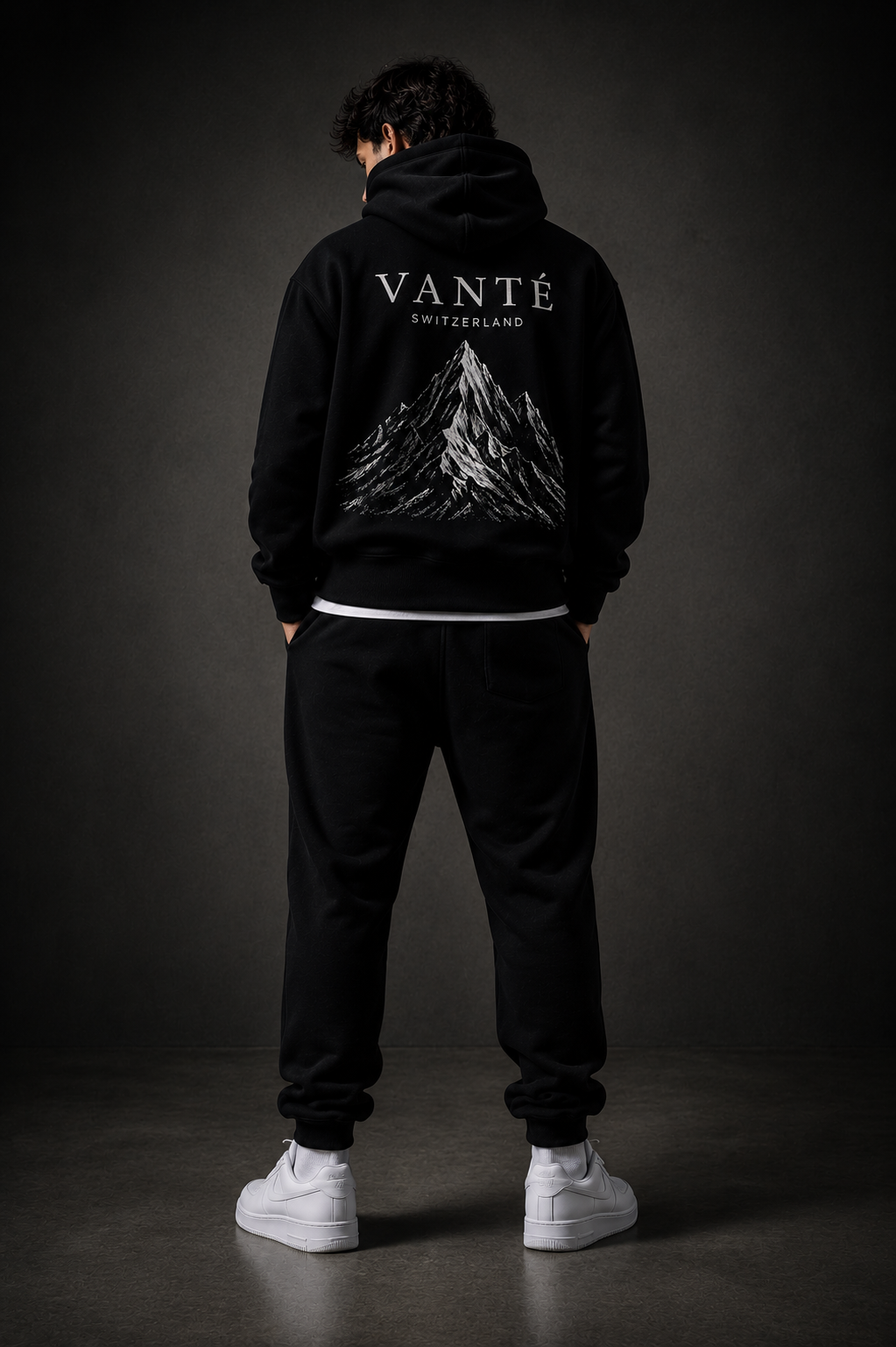 VANTÉ NOIR 001 TRACKSUIT
